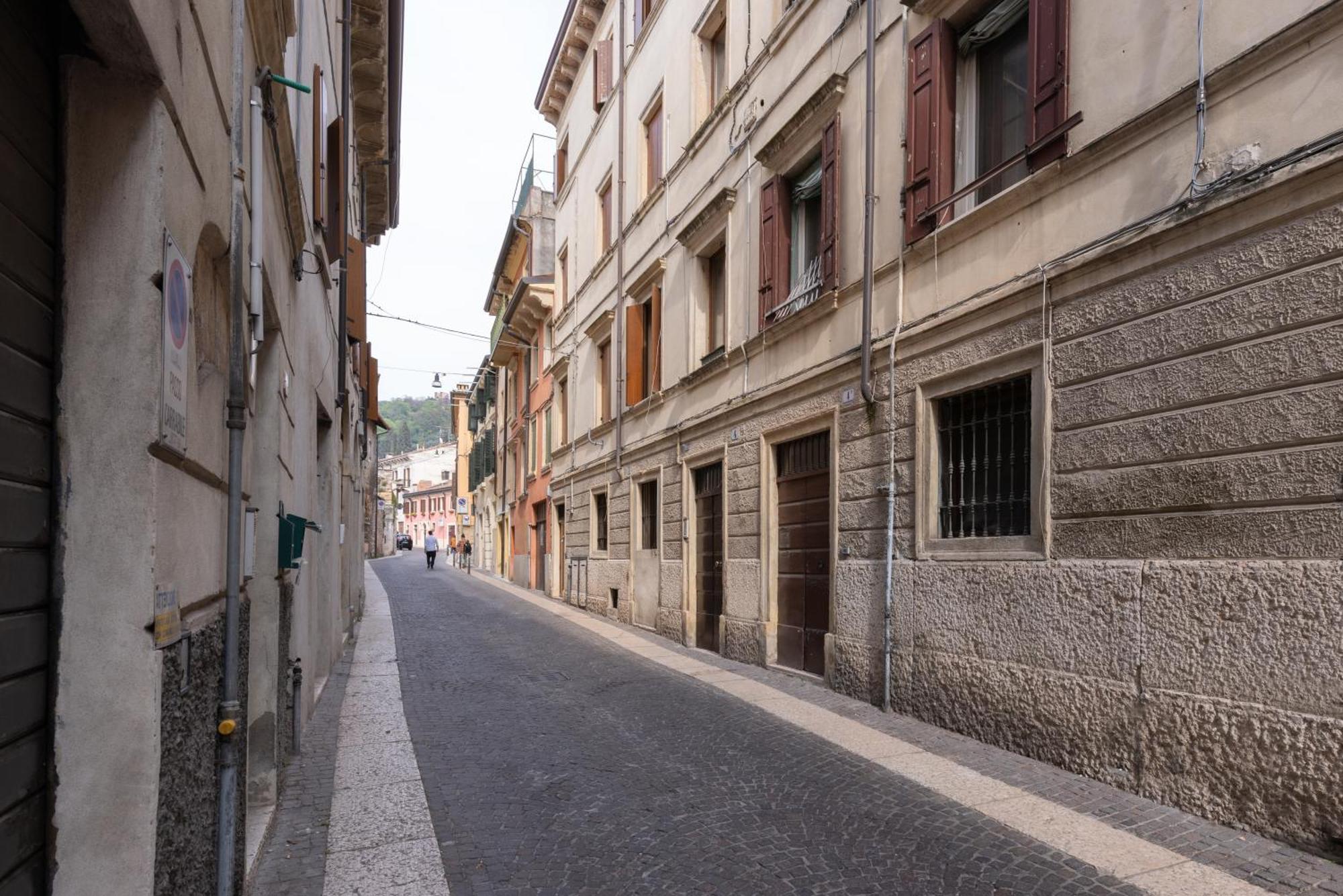 Anticavalle Intero Appartamento Verona Exterior photo